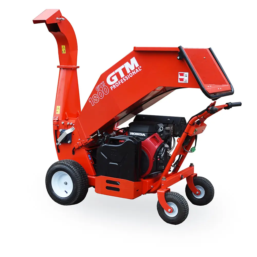Itsevetävä oksasilppuri GTM Professional GTS1800 pöyrillä