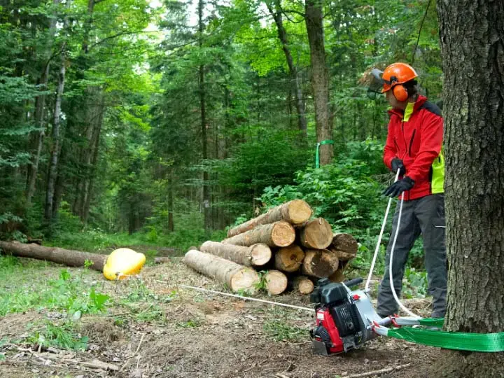 Jopa 1000 kg suoralla vedolla. Yhdistämällä hihnapyöriimme voima voidaan kaksinkertaistaa, kolminkertaistaa, nelinkertaistaa ja jopa viisinkertaistaa!