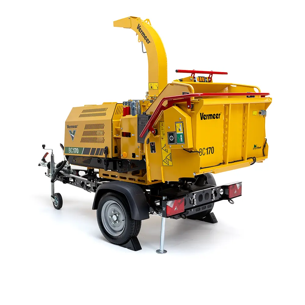 Oksahakkuri Vermeer BC170, paino alle 750 kg, 40 hv EFI moottori.
