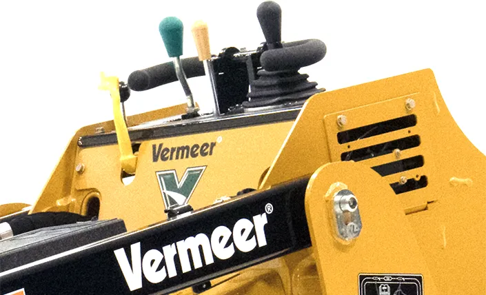 Vermeer ML100 minikuormaajan kuljettajan työpiste.