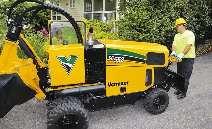 Kantojyrsimen ulkoinen ohjausasema.