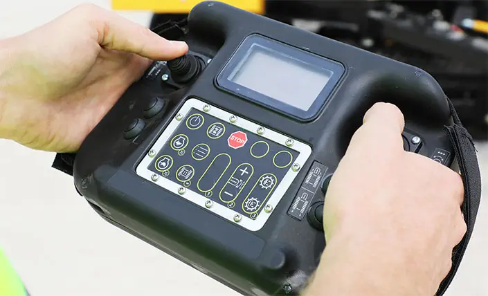 Vermeer SC70TX kantojyrsimeen saa valinnaisen kaukosäätimen.