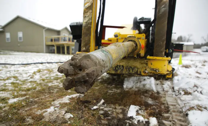 Vermeer D23X30DR suuntaporassa on uusi rasvattava RH10 poranpää.